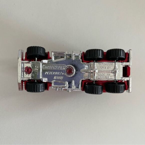 Vintage Matchbox 1981 Peterbilt Cement Truck Metallic Red Vintage Diecast 1:2 - Picture 7 of 9